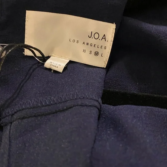 J.O.A. Los Angeles Back Buttoned Jumpsuit - Picture 6 of 6